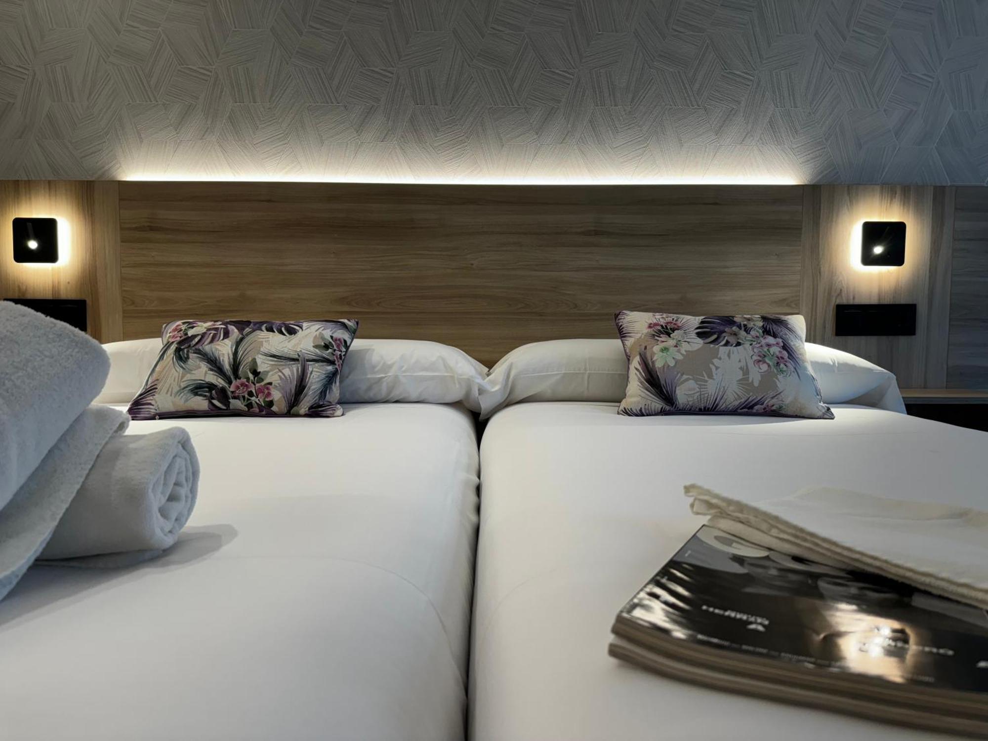 Hotel Delfin Azul Playa de la Lanzada ภายนอก รูปภาพ